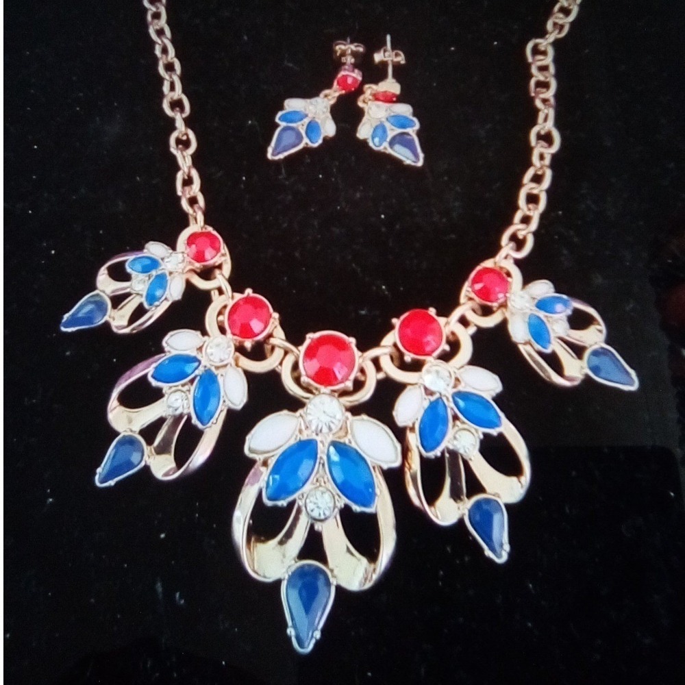 Red White Blue Statement Bib Necklace and Earrings Set Gold Tone Floral Design